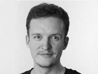 Schwarz-Weiß-Portraitfoto von Immanuel Sickmüller