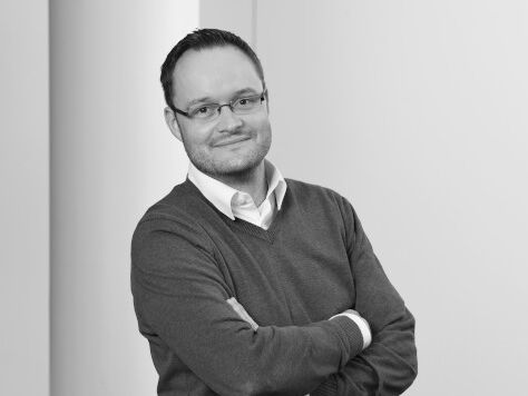 Schwarz-Weiß-Portraitfoto von Philipp Struck